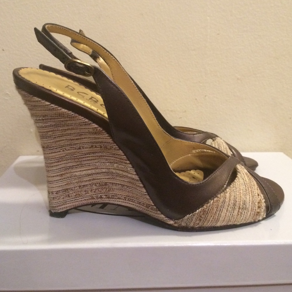 BCBG Brown Wedges sz M